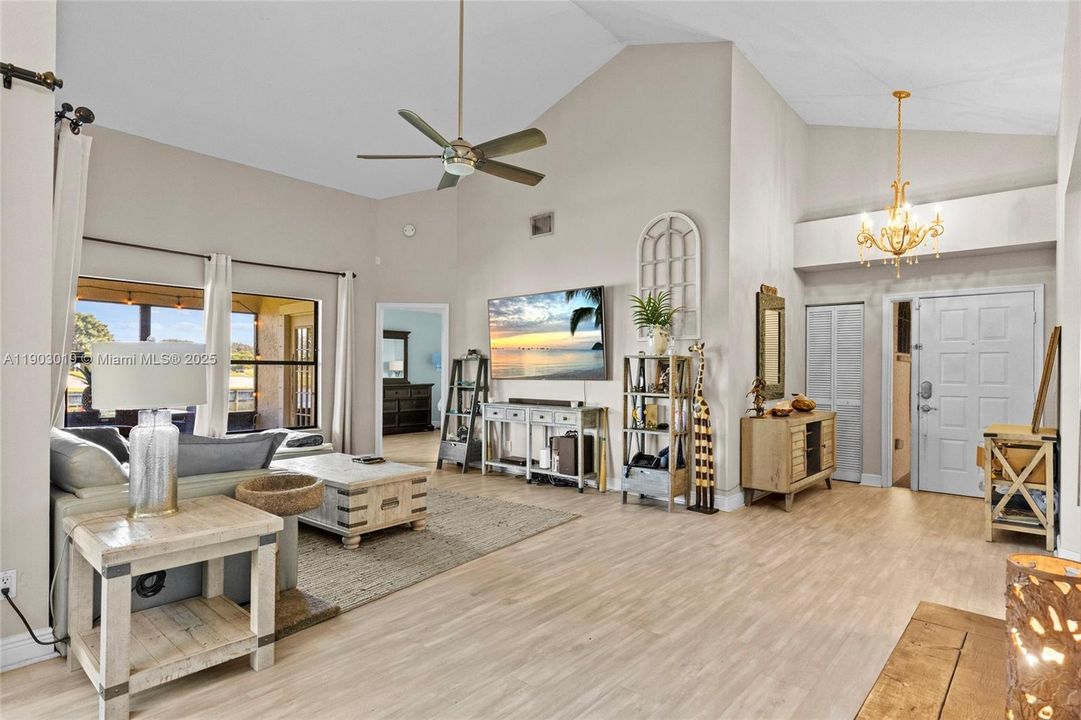 For Sale: $499,900 (2 beds, 2 baths, 1740 Square Feet)