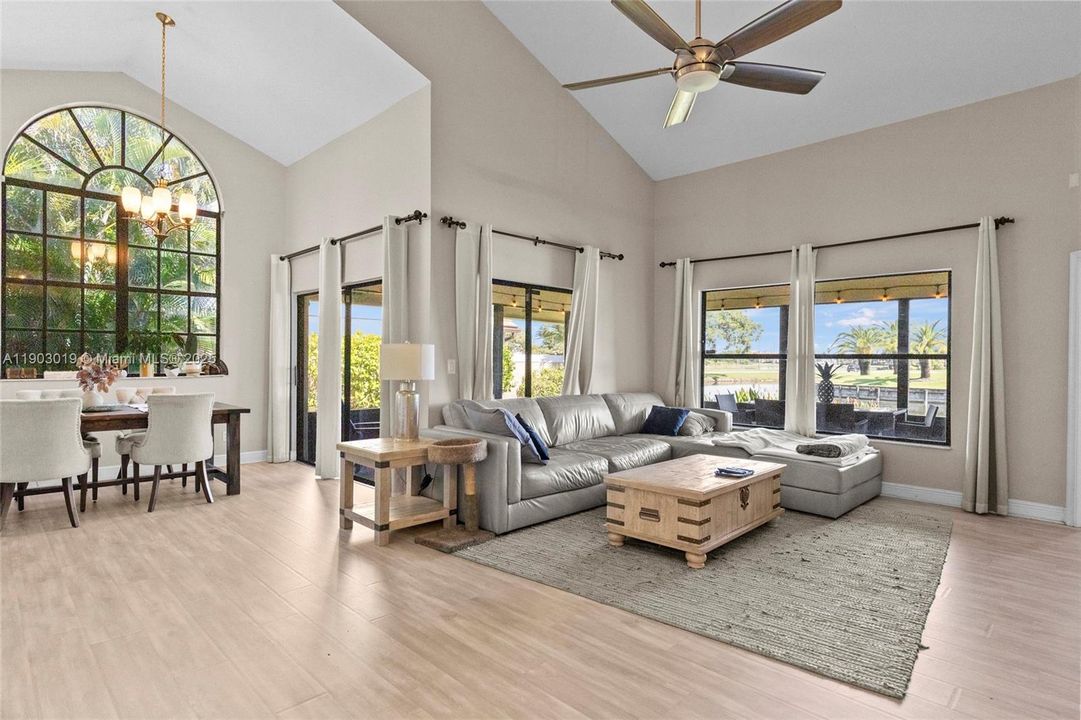 For Sale: $499,900 (2 beds, 2 baths, 1740 Square Feet)