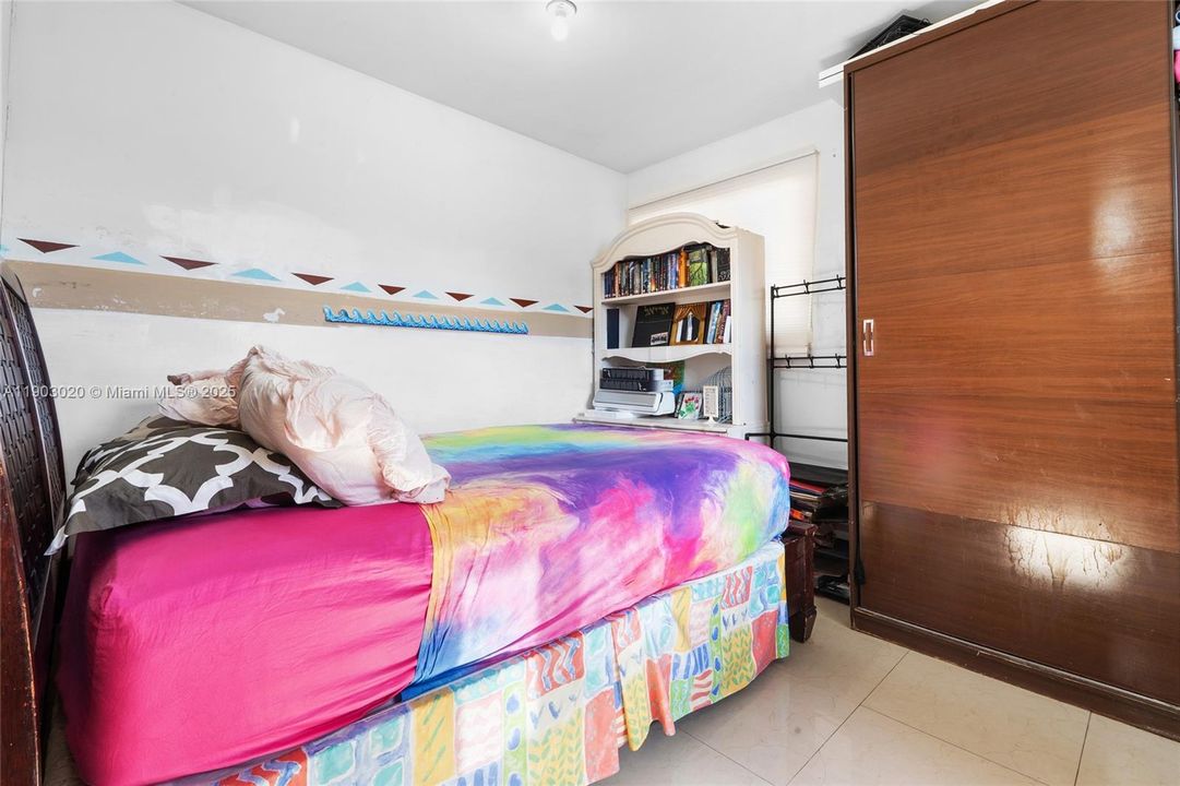 For Sale: $856,000 (4 beds, 3 baths, 1242 Square Feet)