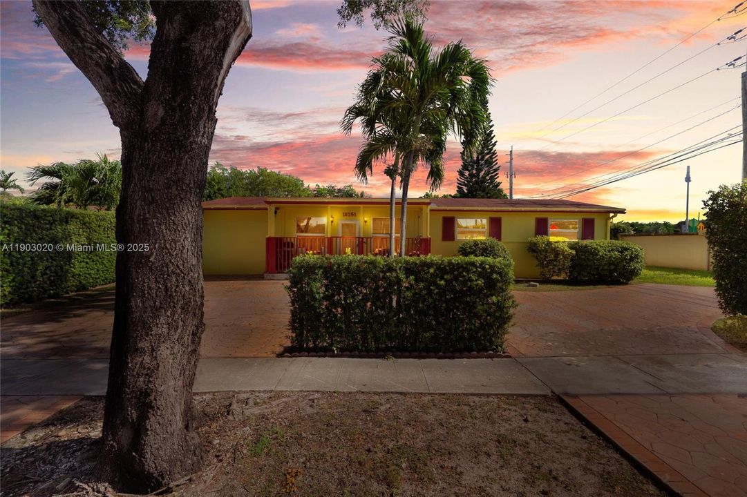 For Sale: $856,000 (4 beds, 3 baths, 1242 Square Feet)