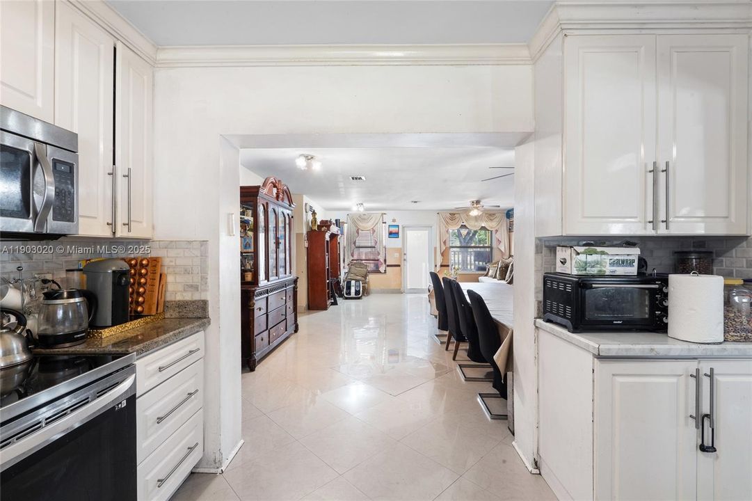 For Sale: $856,000 (4 beds, 3 baths, 1242 Square Feet)