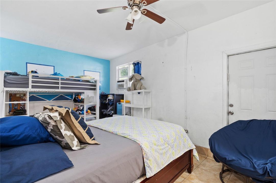 For Sale: $856,000 (4 beds, 3 baths, 1242 Square Feet)