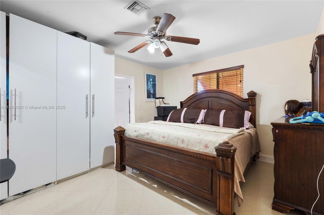 For Sale: $856,000 (4 beds, 3 baths, 1242 Square Feet)