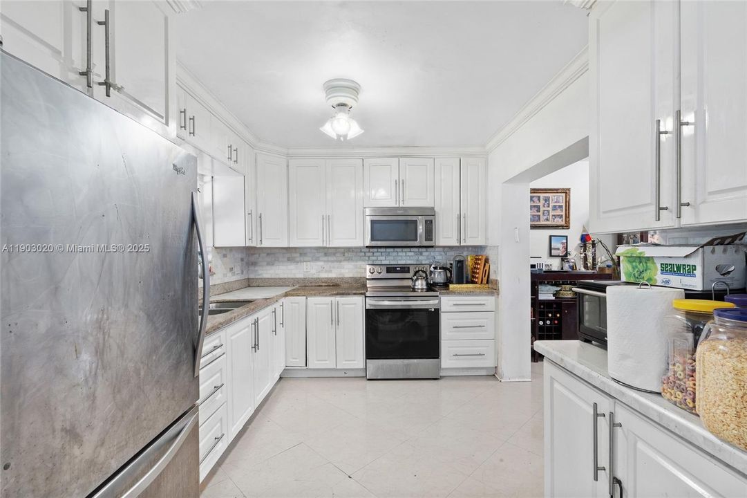 For Sale: $856,000 (4 beds, 3 baths, 1242 Square Feet)