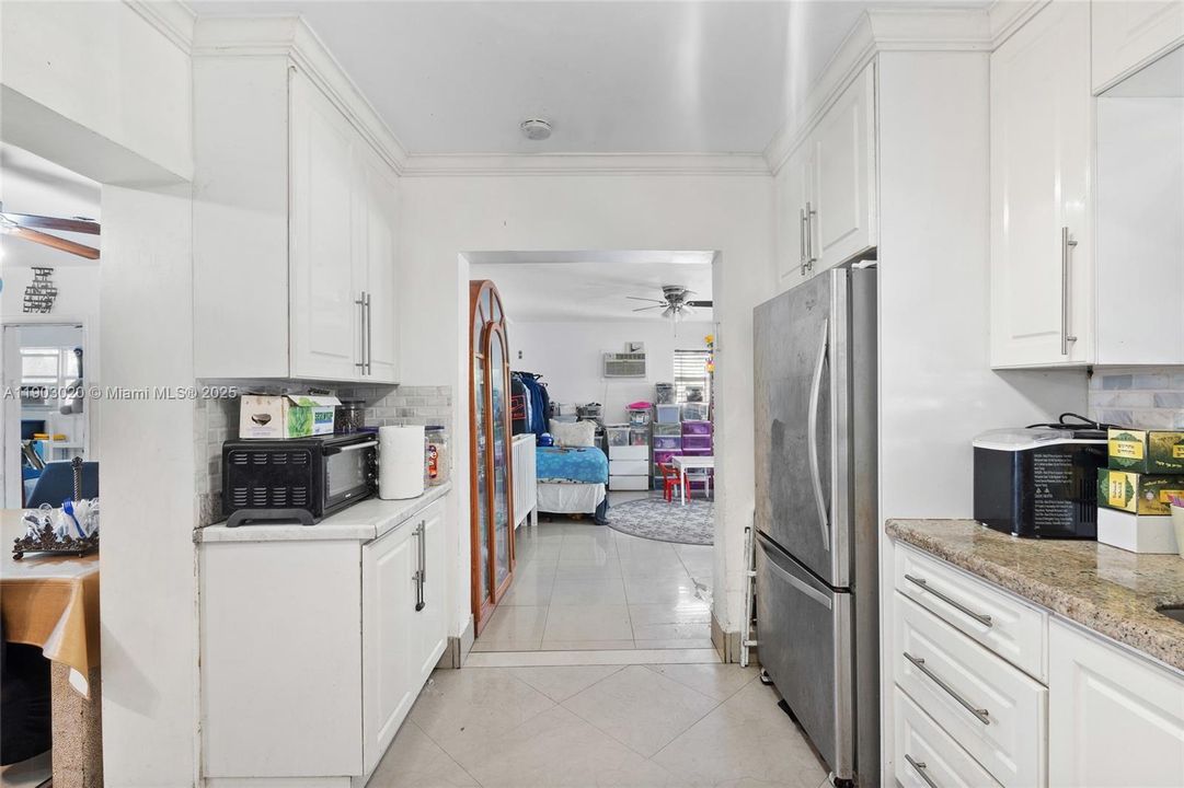 For Sale: $856,000 (4 beds, 3 baths, 1242 Square Feet)