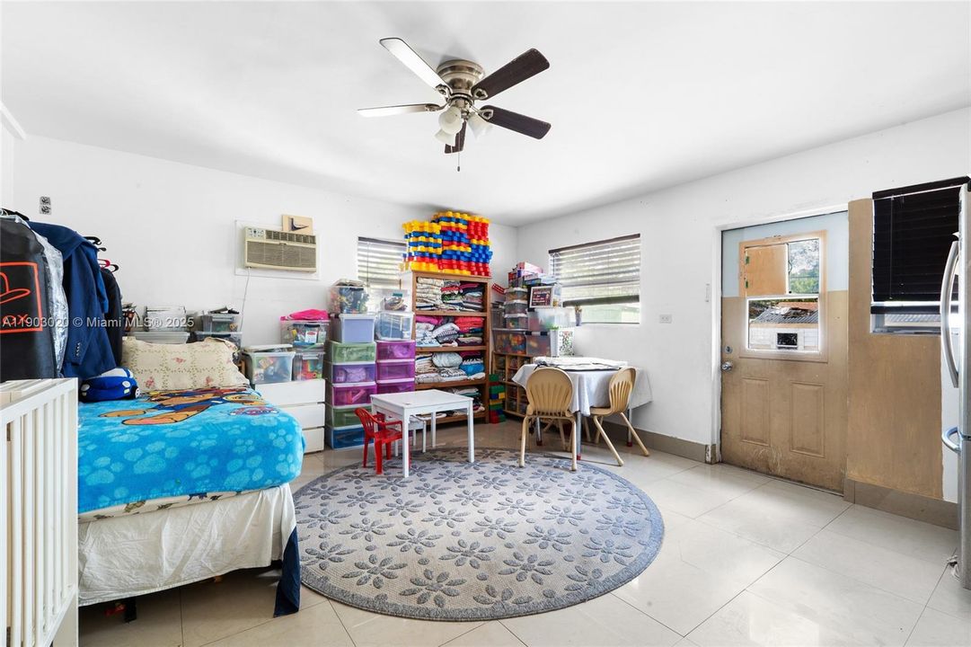 For Sale: $856,000 (4 beds, 3 baths, 1242 Square Feet)