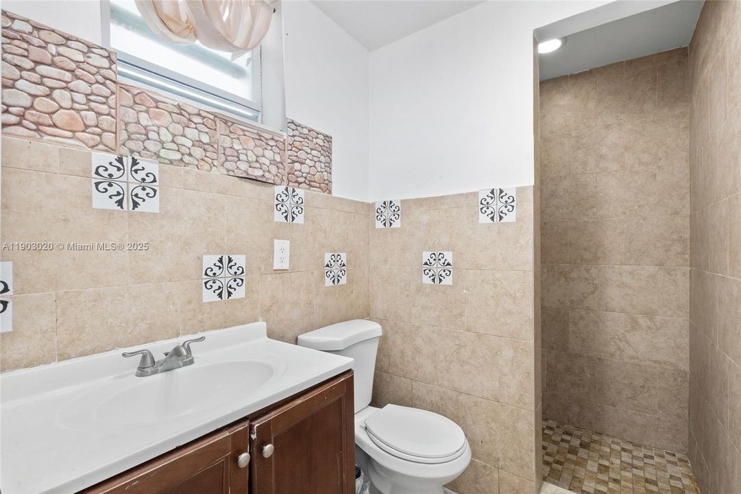 For Sale: $856,000 (4 beds, 3 baths, 1242 Square Feet)