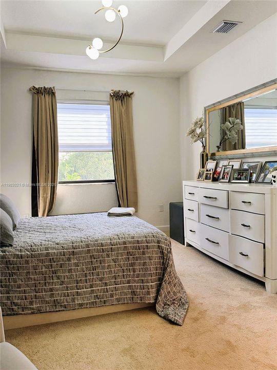 出租: $3,200 (4 贝兹, 2 浴室, 1820 平方英尺)