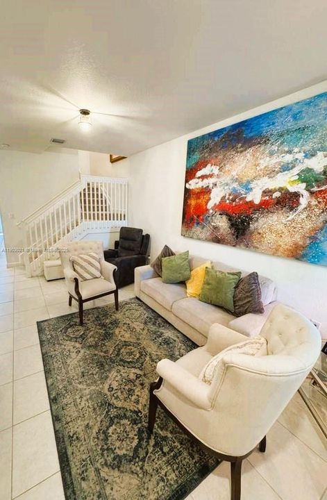 出租: $3,200 (4 贝兹, 2 浴室, 1820 平方英尺)