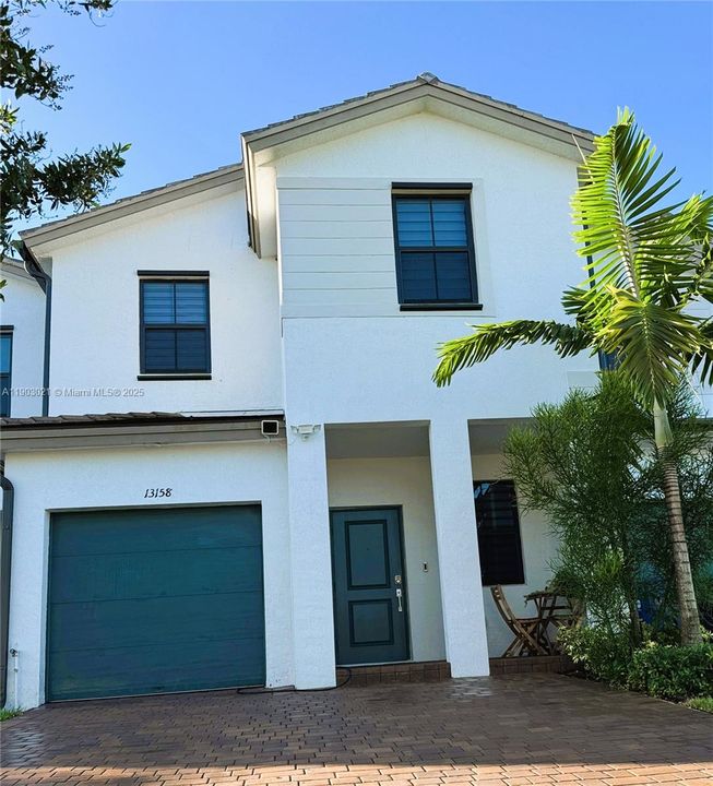 出租: $3,200 (4 贝兹, 2 浴室, 1820 平方英尺)