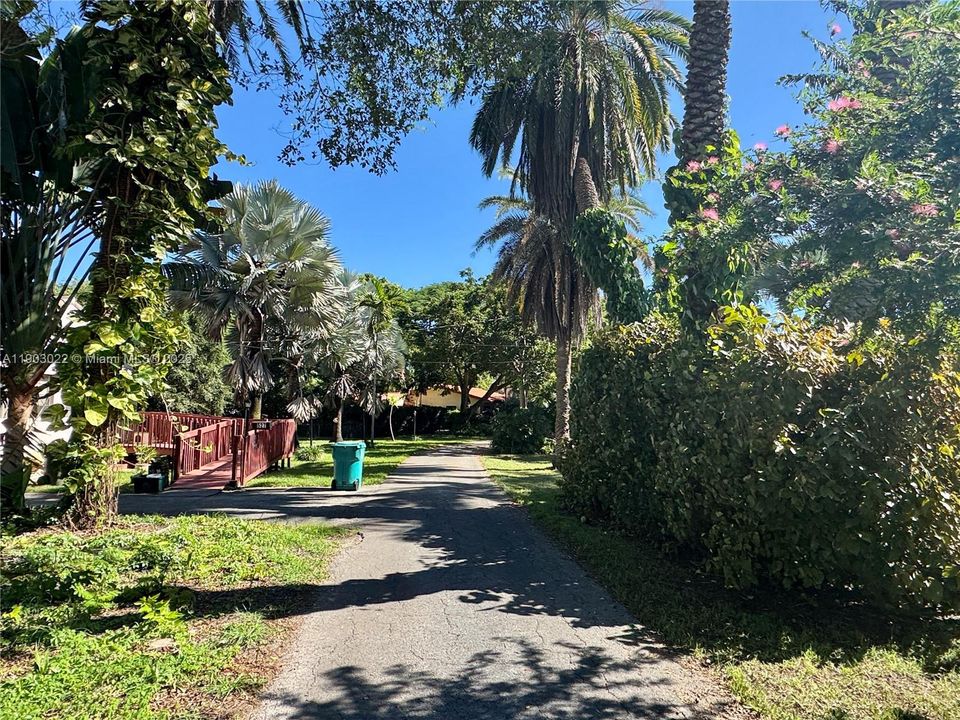 En Venta: $699,000 (2 camas, 1 baños, 981 Pies cuadrados)