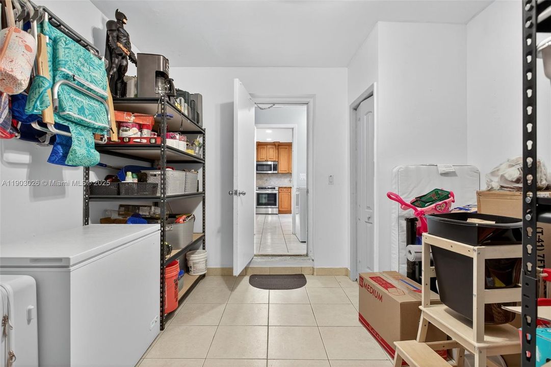 For Sale: $479,000 (3 beds, 2 baths, 1379 Square Feet)