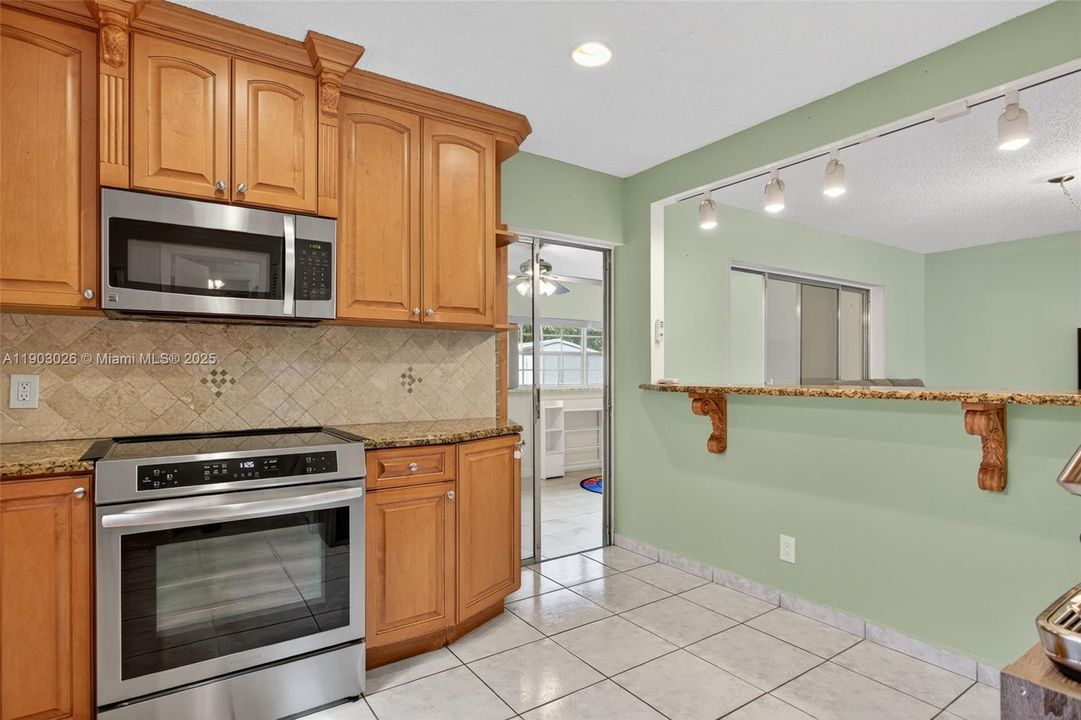 For Sale: $479,000 (3 beds, 2 baths, 1379 Square Feet)