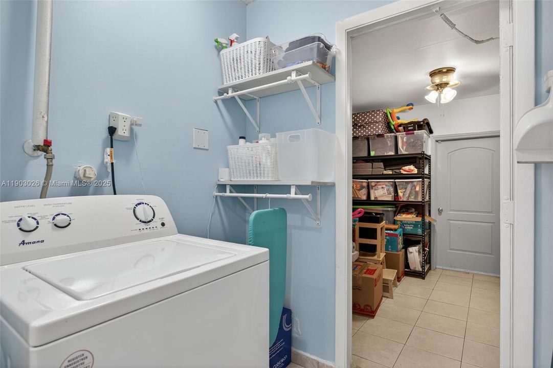 For Sale: $479,000 (3 beds, 2 baths, 1379 Square Feet)