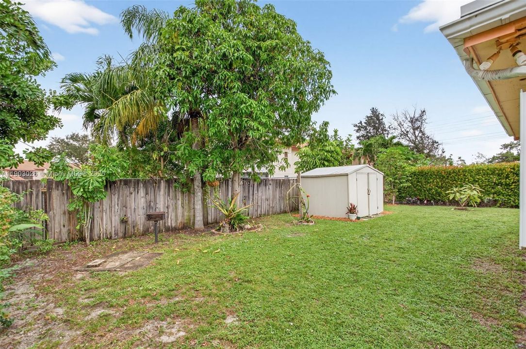 For Sale: $479,000 (3 beds, 2 baths, 1379 Square Feet)