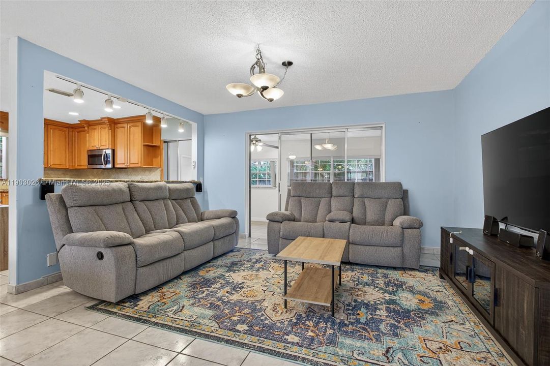 For Sale: $479,000 (3 beds, 2 baths, 1379 Square Feet)