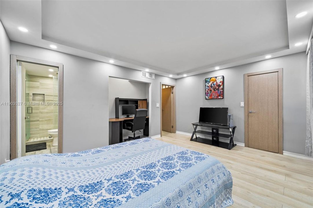 For Sale: $549,000 (3 beds, 2 baths, 1750 Square Feet)