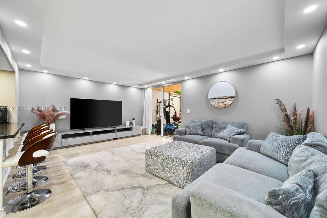 For Sale: $549,000 (3 beds, 2 baths, 1750 Square Feet)