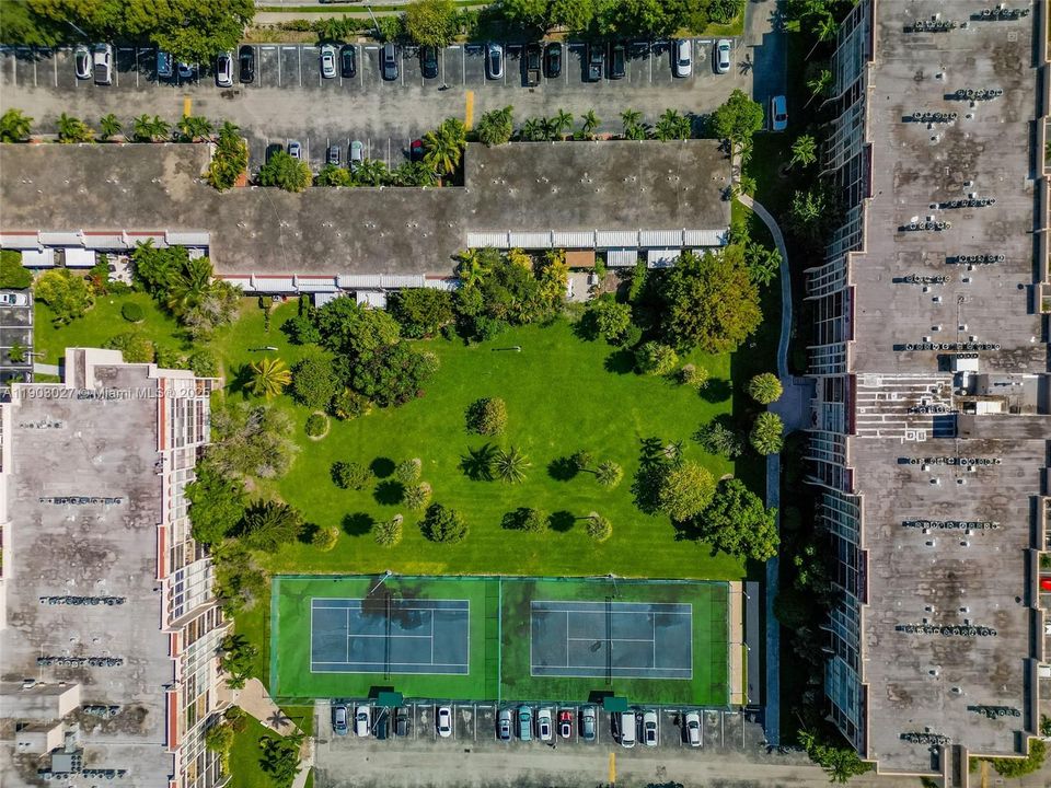 For Sale: $549,000 (3 beds, 2 baths, 1750 Square Feet)