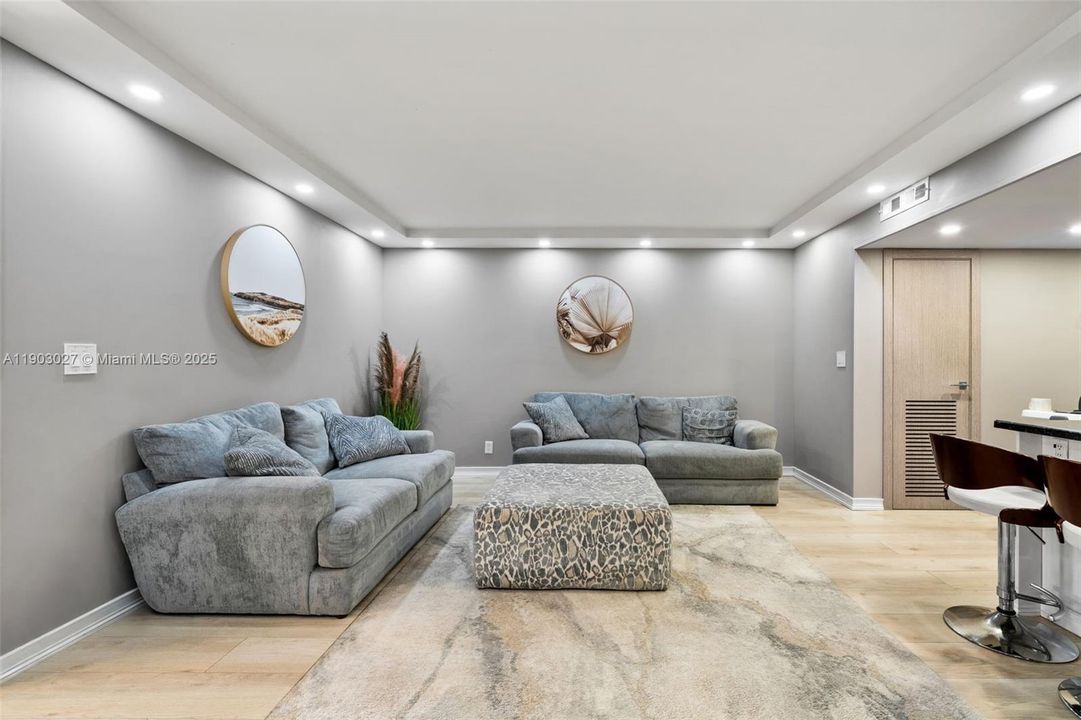 For Sale: $549,000 (3 beds, 2 baths, 1750 Square Feet)