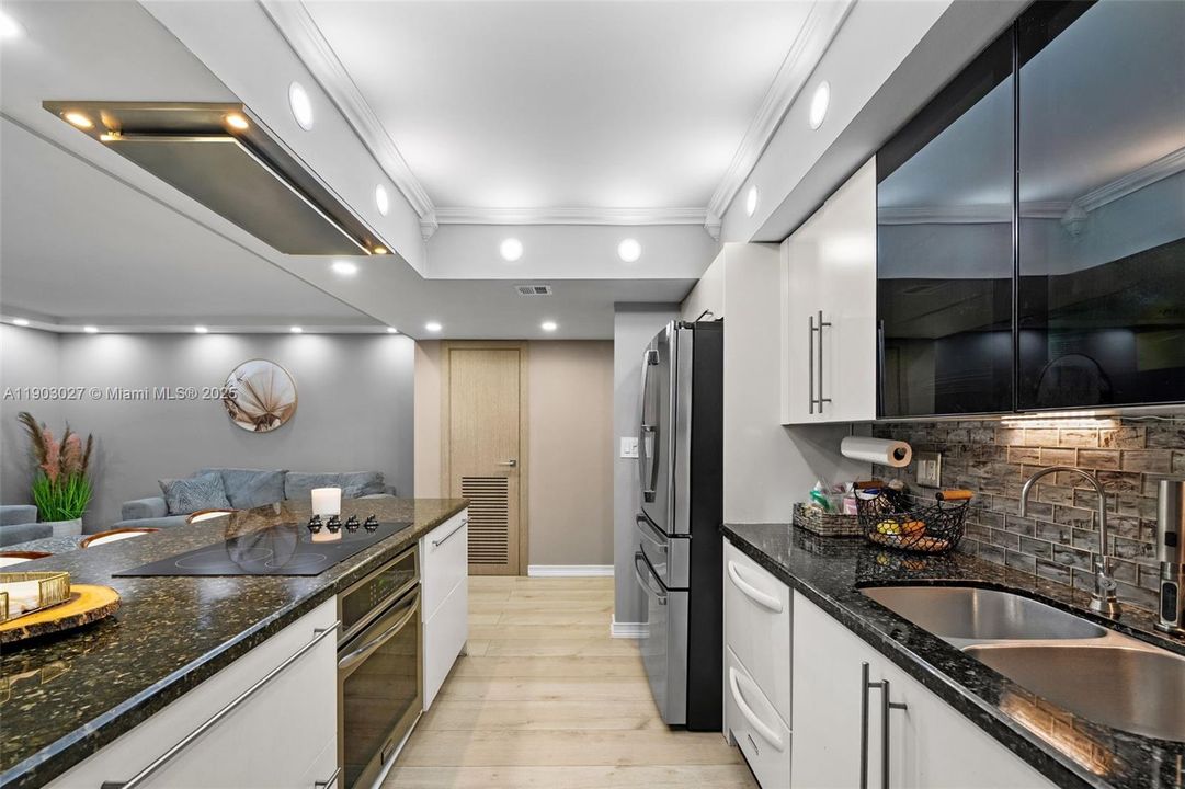 For Sale: $549,000 (3 beds, 2 baths, 1750 Square Feet)