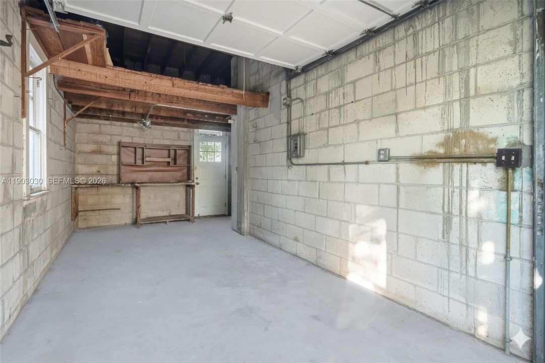 For Sale: $2,300,000 (4 beds, 3 baths, 2400 Square Feet)