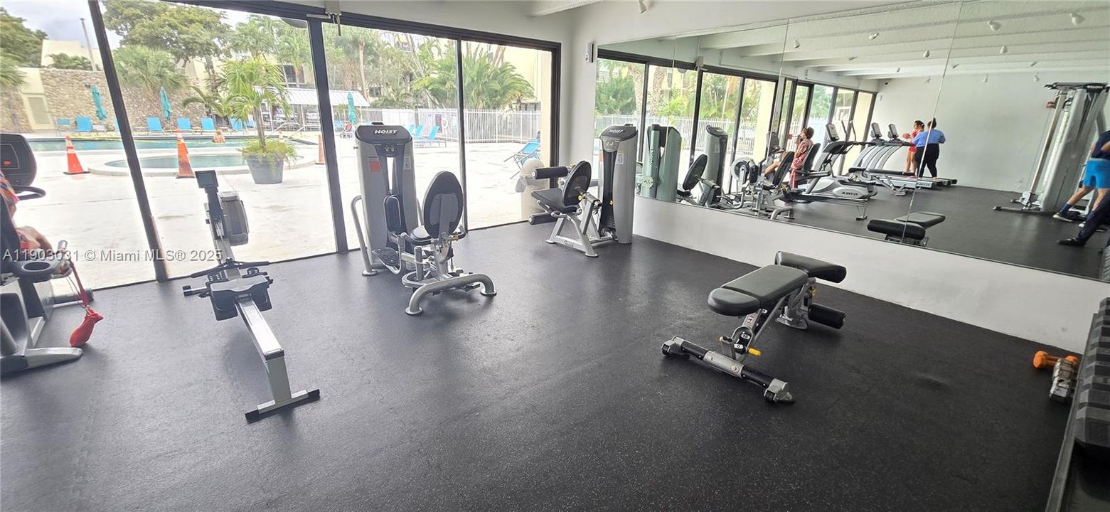 Active With Contract: $2,750 (3 beds, 2 baths, 1380 Square Feet)