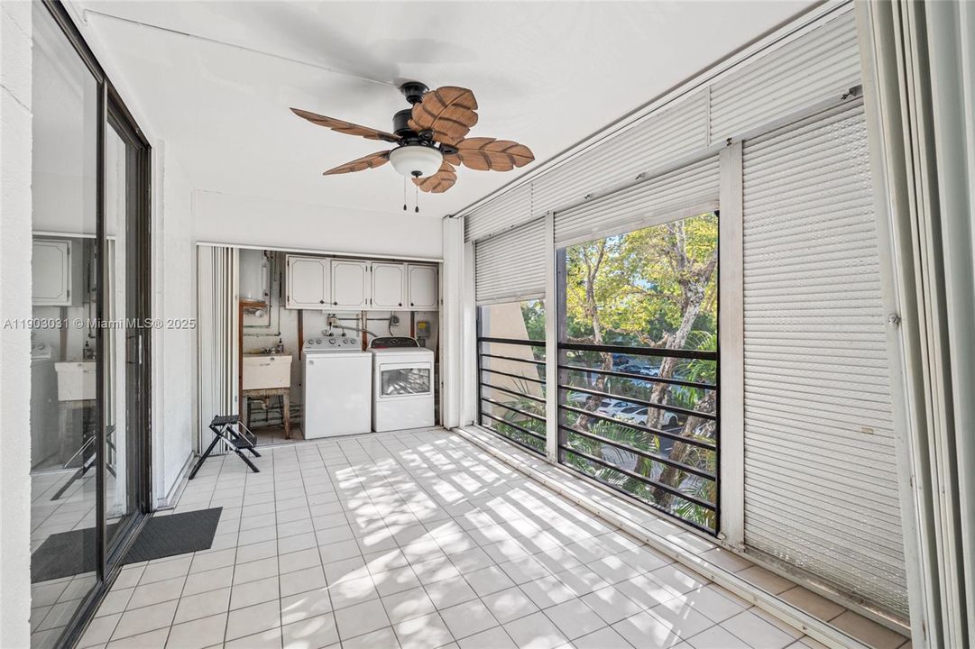 Active With Contract: $2,750 (3 beds, 2 baths, 1380 Square Feet)