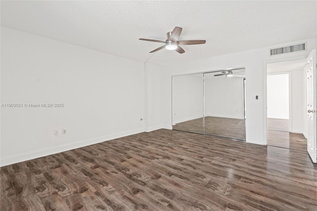 Active With Contract: $2,750 (3 beds, 2 baths, 1380 Square Feet)