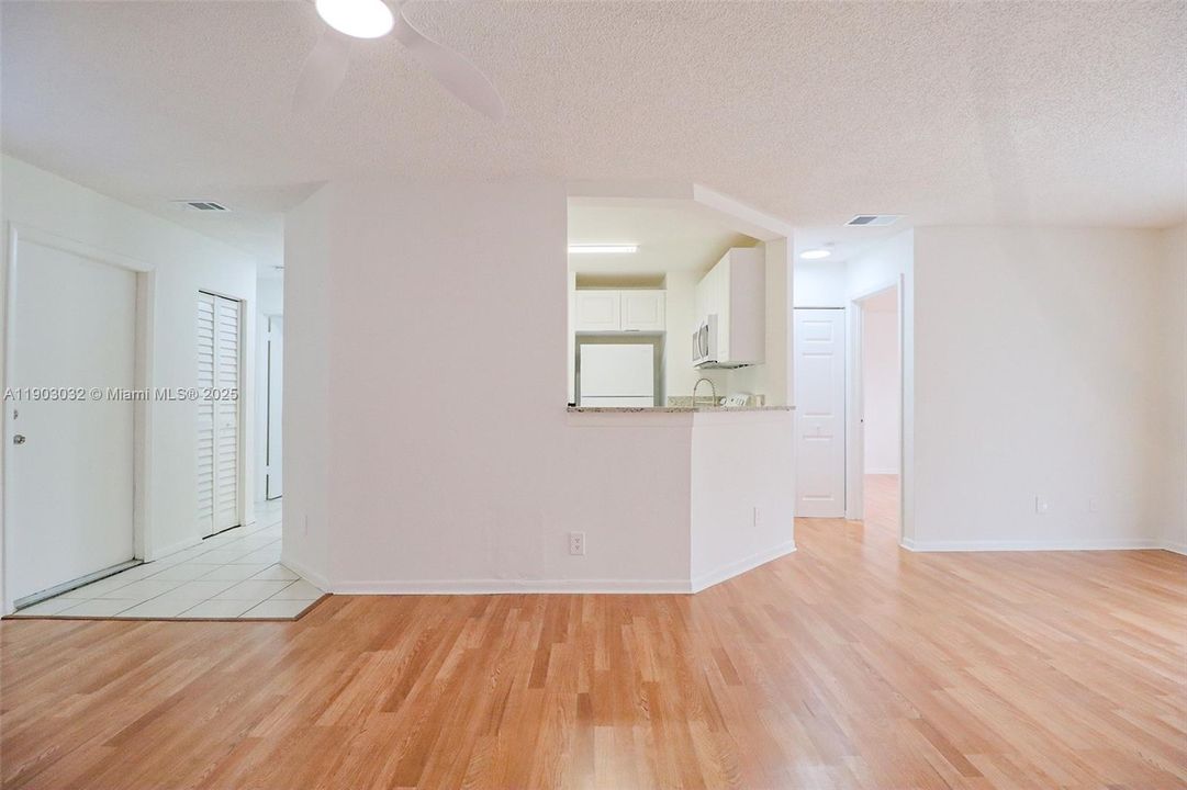 For Rent: $1,900 (2 beds, 2 baths, 1020 Square Feet)