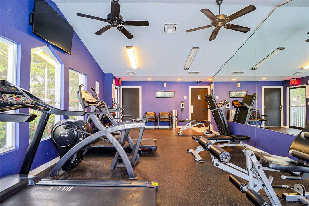 For Rent: $1,900 (2 beds, 2 baths, 1020 Square Feet)