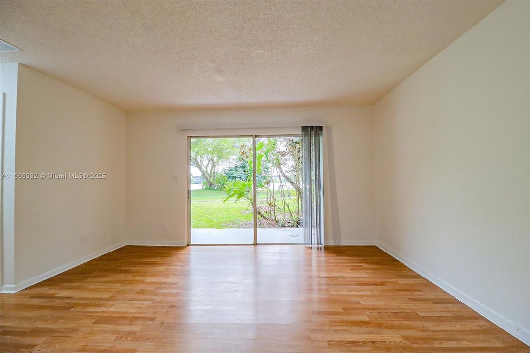 For Rent: $1,900 (2 beds, 2 baths, 1020 Square Feet)