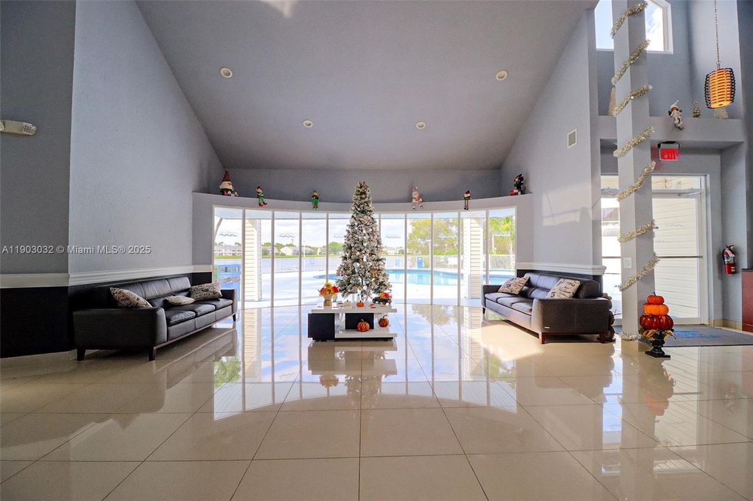 For Rent: $1,900 (2 beds, 2 baths, 1020 Square Feet)