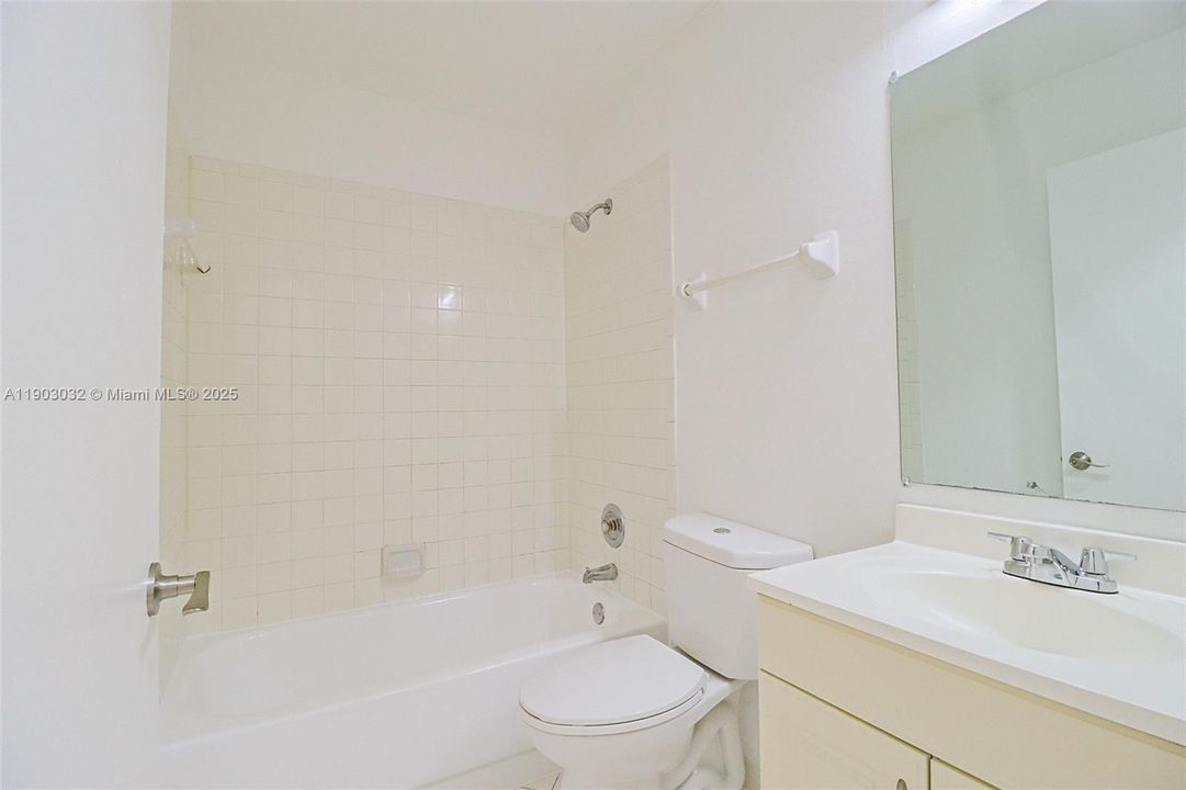 For Rent: $1,900 (2 beds, 2 baths, 1020 Square Feet)