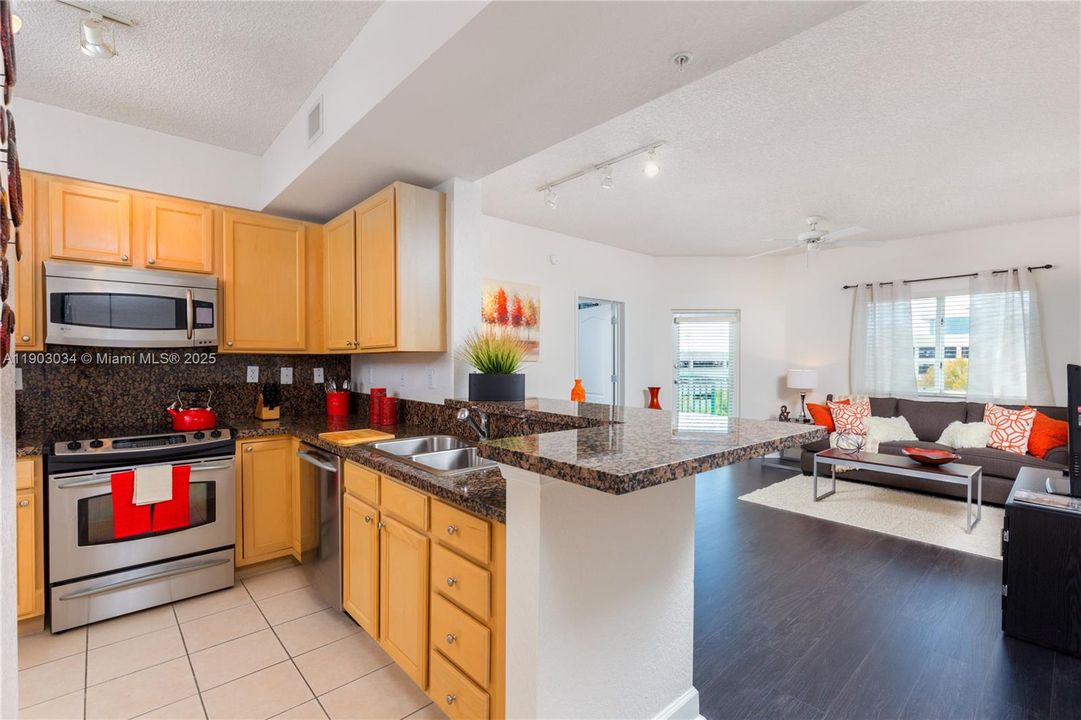 For Rent: $2,900 (2 beds, 2 baths, 1010 Square Feet)