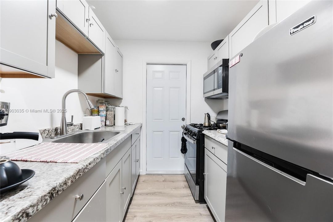 Recently Rented: $2,500 (1 beds, 1 baths, 630 Square Feet)