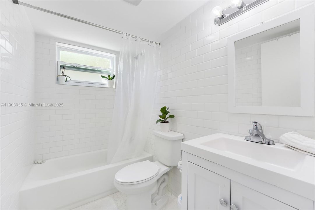 Recently Rented: $2,500 (1 beds, 1 baths, 630 Square Feet)