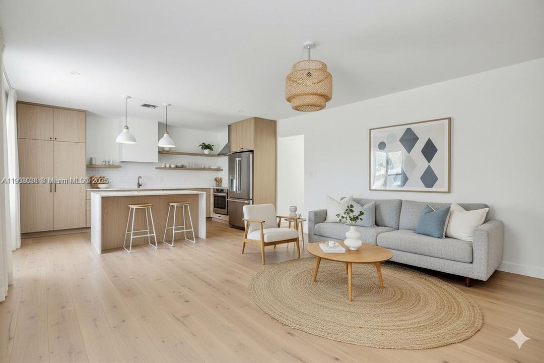 Recently Sold: $450,000 (3 beds, 1 baths, 989 Square Feet)