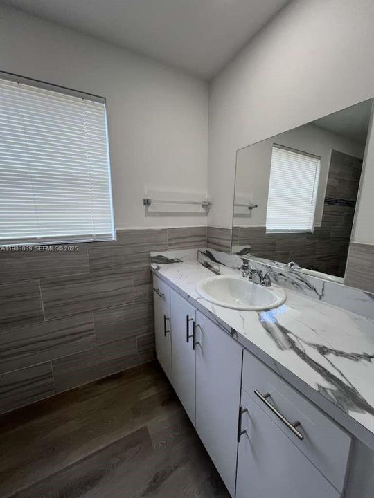 For Rent: $1,700 (1 beds, 1 baths, 7074 Square Feet)