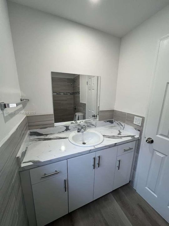 For Rent: $1,700 (1 beds, 1 baths, 7074 Square Feet)
