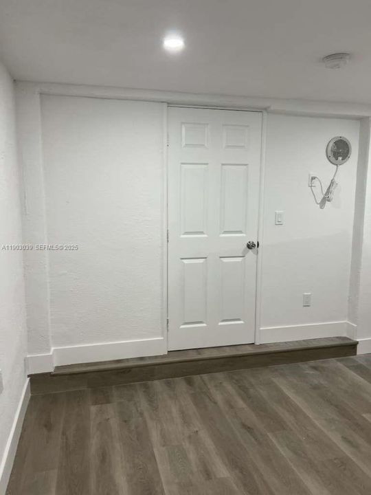 For Rent: $1,700 (1 beds, 1 baths, 7074 Square Feet)
