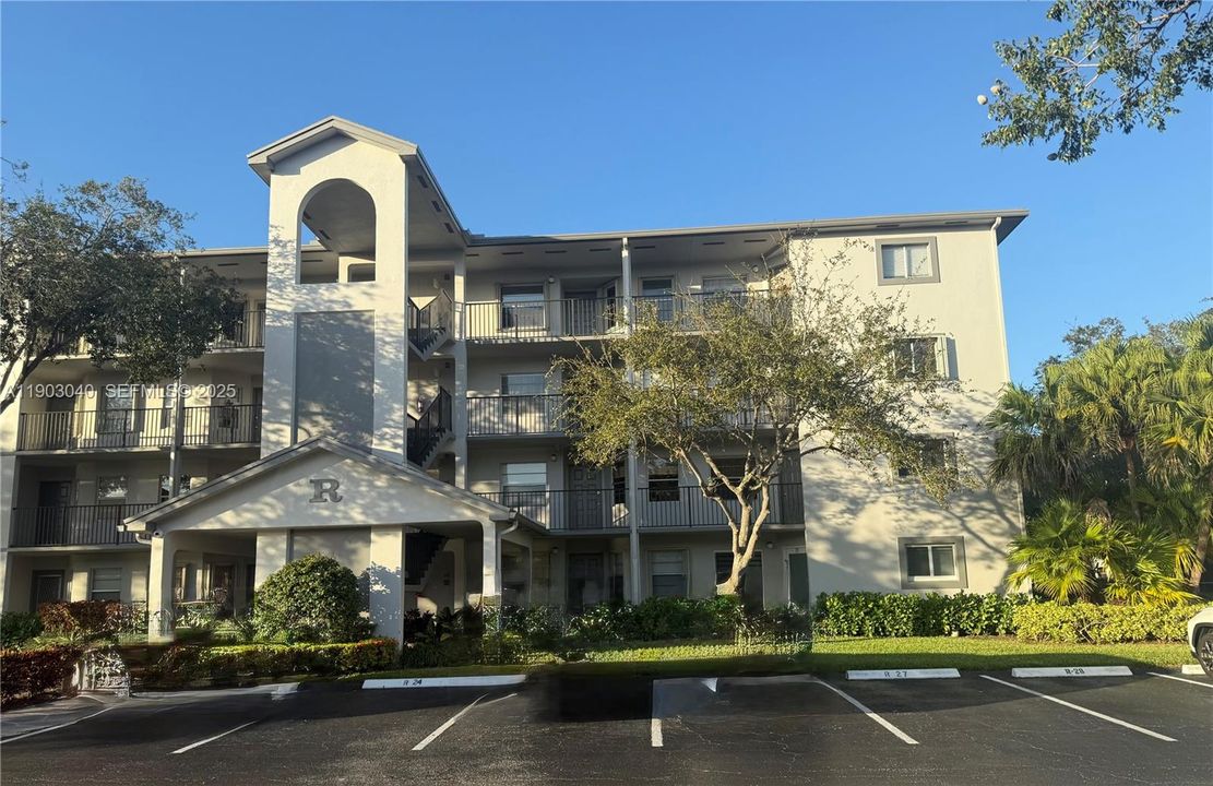 For Sale: $249,900 (2 beds, 2 baths, 1100 Square Feet)