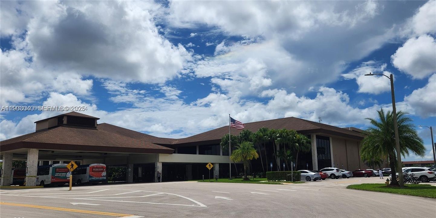 For Sale: $249,900 (2 beds, 2 baths, 1100 Square Feet)