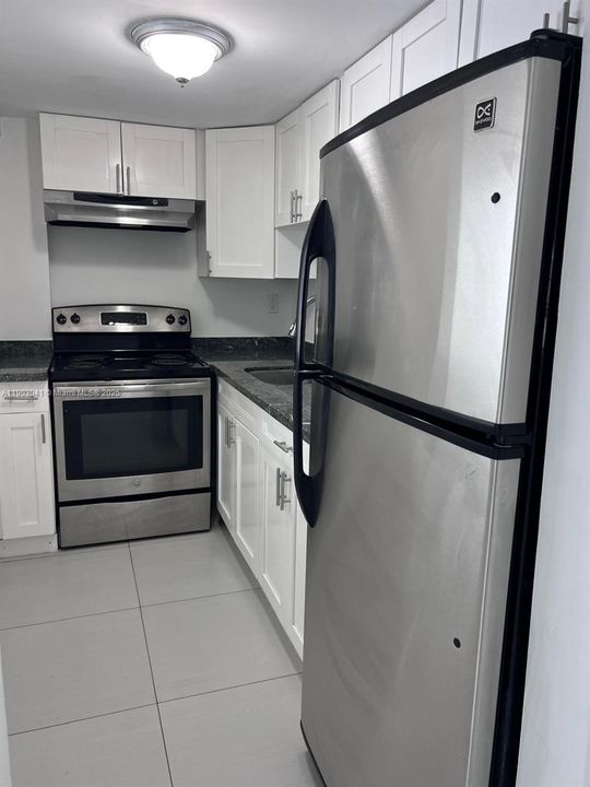 Recently Rented: $1,900 (1 beds, 1 baths, 9916 Square Feet)
