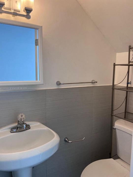 Recently Rented: $1,900 (1 beds, 1 baths, 9916 Square Feet)