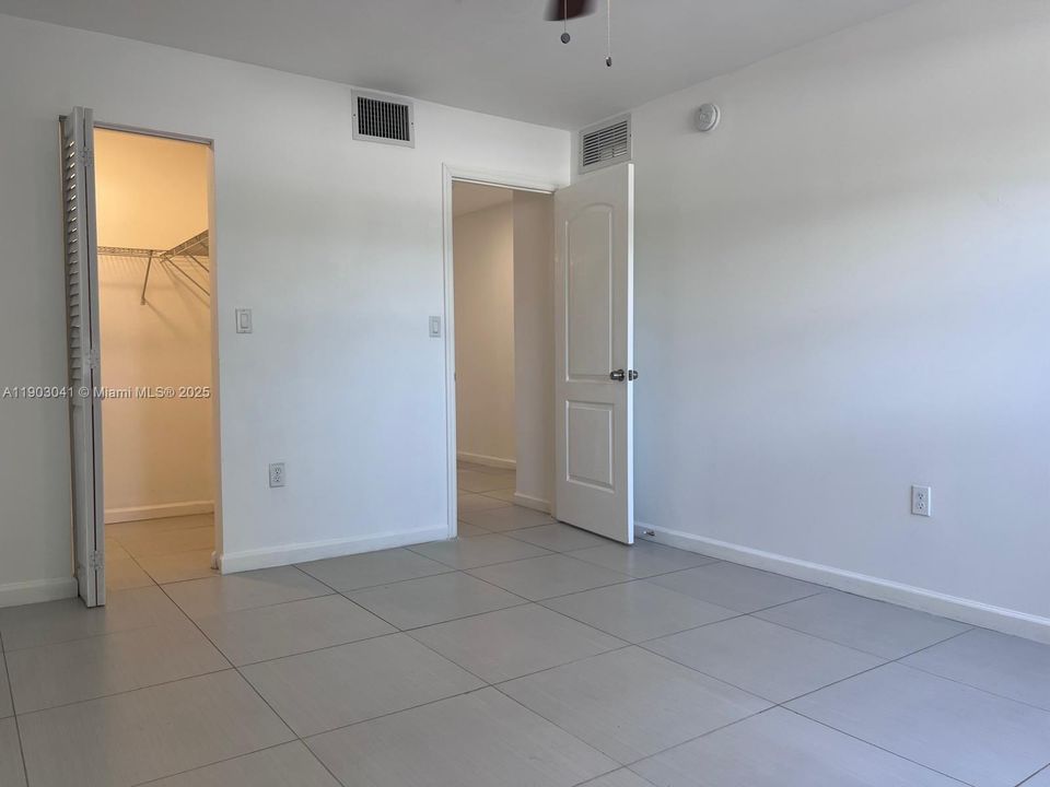 Recently Rented: $1,900 (1 beds, 1 baths, 9916 Square Feet)