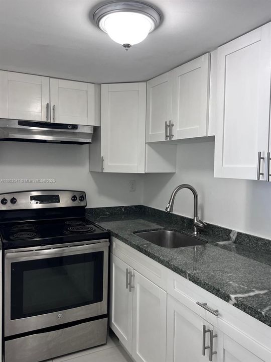 Recently Rented: $1,900 (1 beds, 1 baths, 9916 Square Feet)