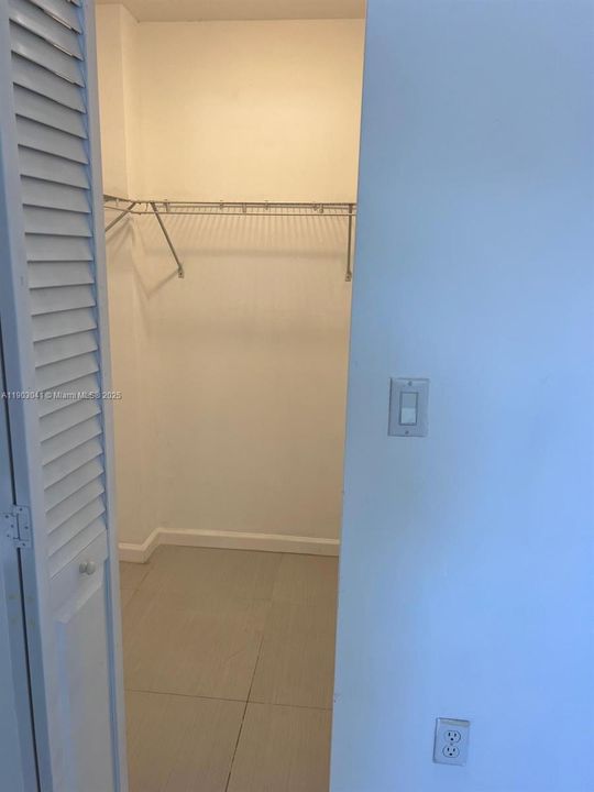 Recently Rented: $1,900 (1 beds, 1 baths, 9916 Square Feet)