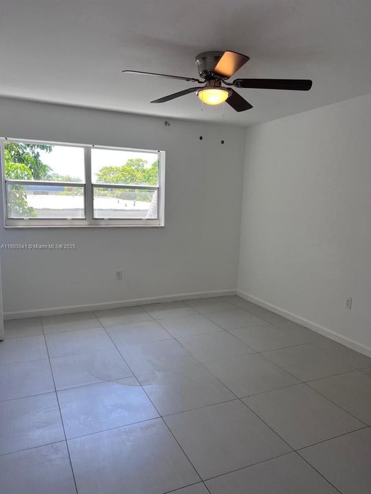 Recently Rented: $1,900 (1 beds, 1 baths, 9916 Square Feet)