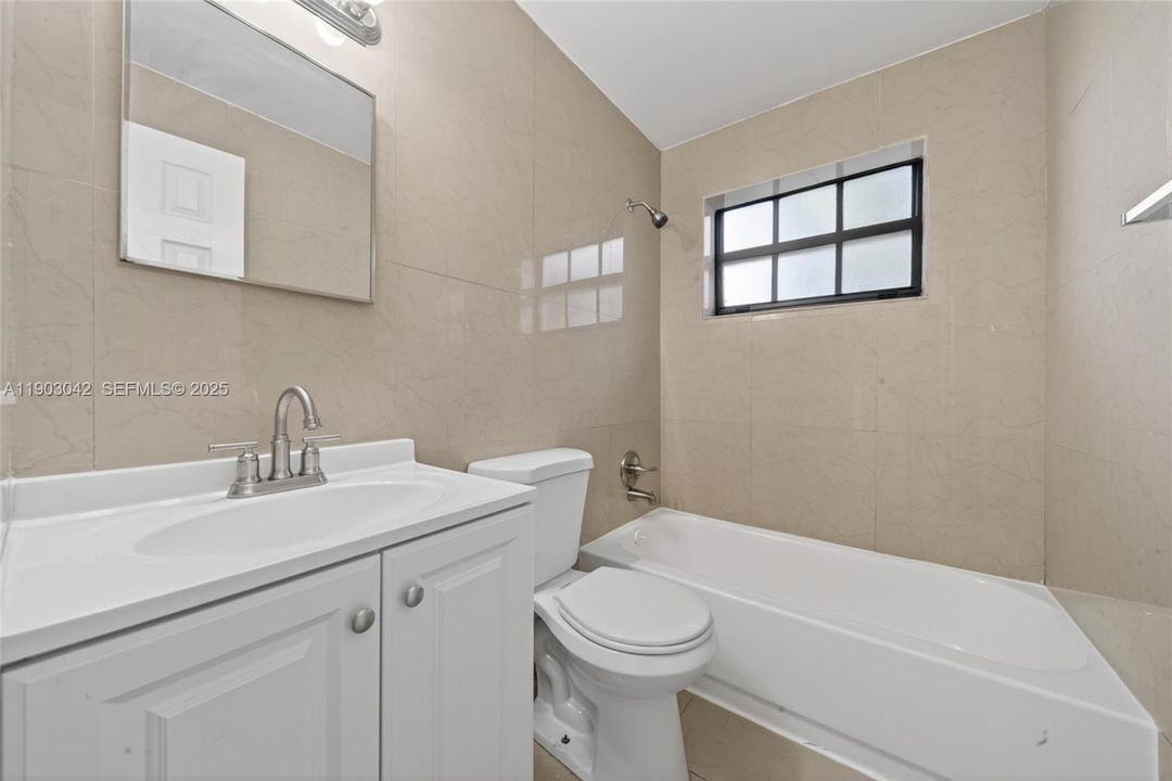 出租: $2,200 (2 贝兹, 1 浴室, 1566 平方英尺)